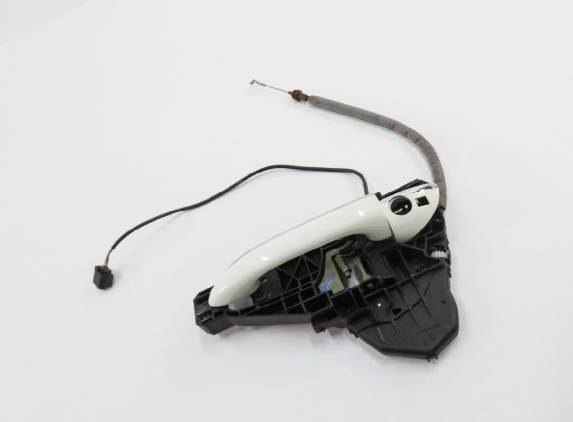2006 MERCEDES ML500 (W164) LEFT FRONT DRIVER DOOR HANDLE (ALABASTER WHITE 960U)