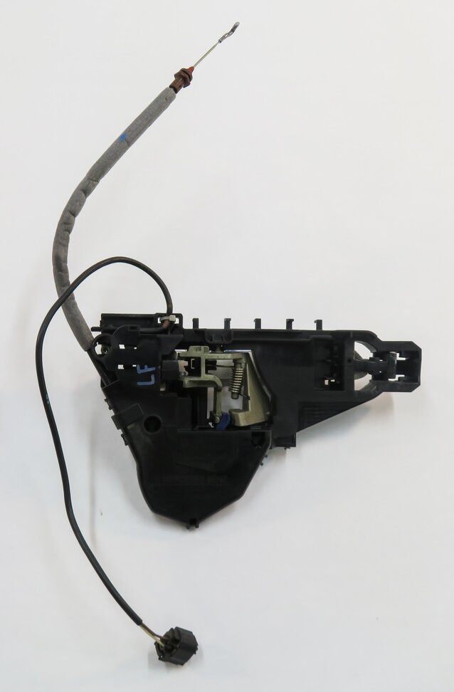 Thumbnail 6: 2006 MERCEDES ML500 (W164) LEFT FRONT DRIVER DOOR HANDLE (ALABASTER WHITE 960U)
