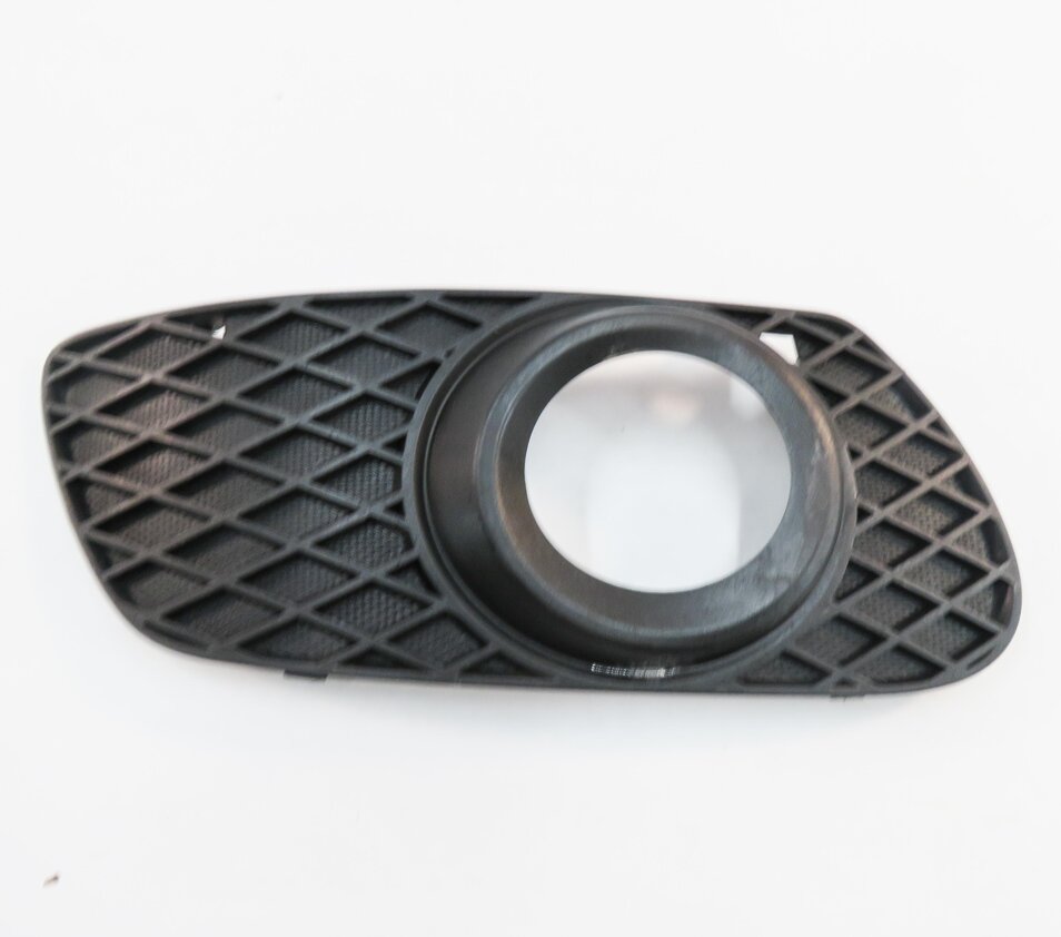 Thumbnail 2: 2006 MERCEDES ML500 (W164) RIGHT FRONT PASSENGER LOWER FOGLIGHT TRIM GRILLE