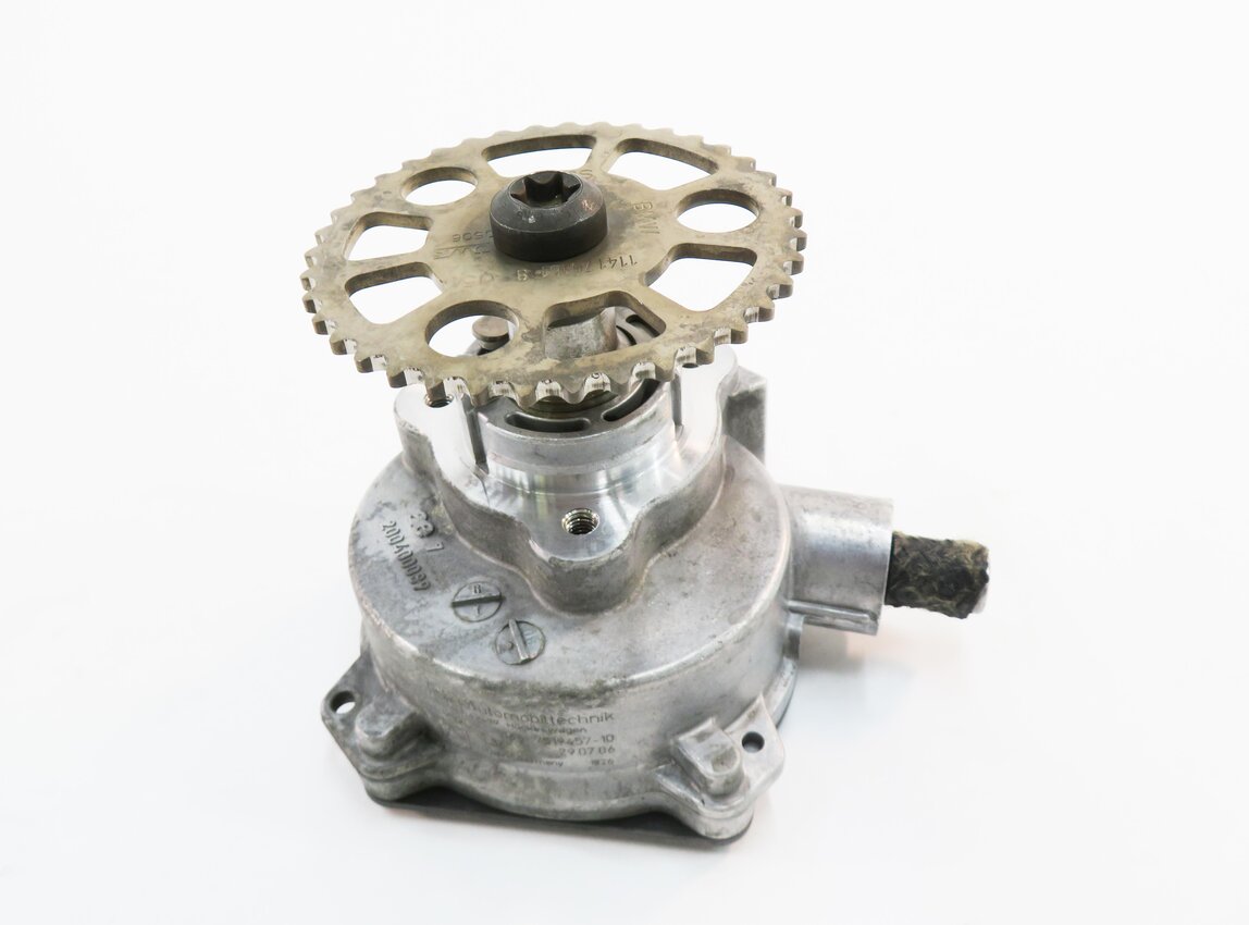 Thumbnail 2: 2006-2008 BMW Z4 325i 330i 525i 530i (E85 E60 E90) 3.0L ENGINE BRAKE VACUUM PUMP