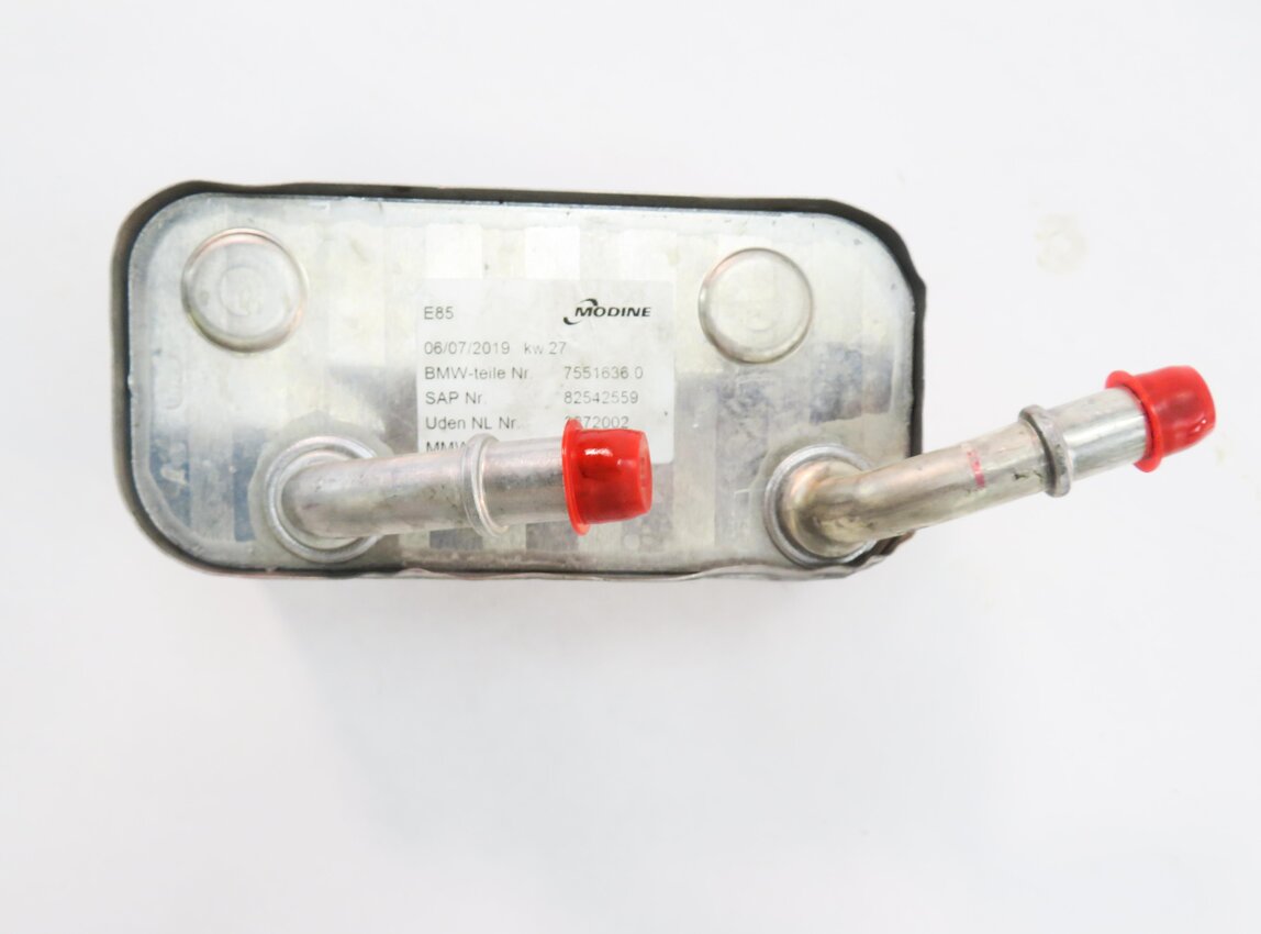Thumbnail 6: 2006-2008 BMW Z4 (E85) 3.0L ENGINE OIL COOLER