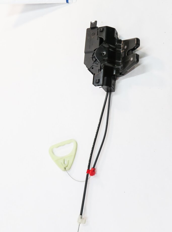 Thumbnail 4: 2007 BMW Z4 (E85) REAR TRUNK LOCK LATCH ACTUATOR