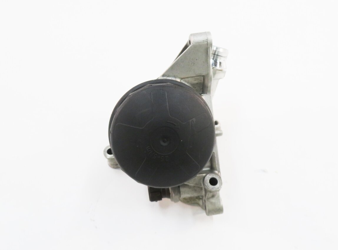 Thumbnail 2: 2007 BMW Z4 (E85) 3.0L N52 ENGINE - OIL FILTER HOUSING