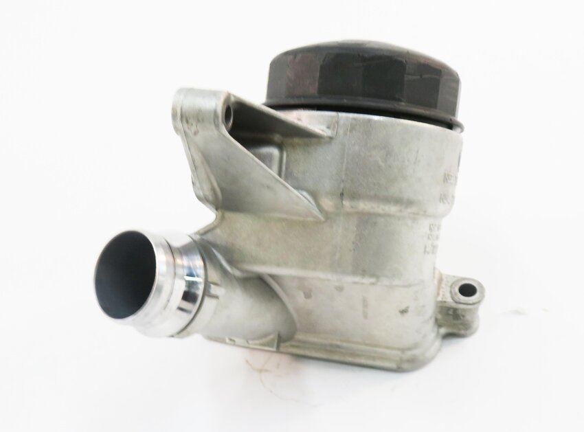 Thumbnail 5: 2007 BMW Z4 (E85) 3.0L N52 ENGINE - OIL FILTER HOUSING