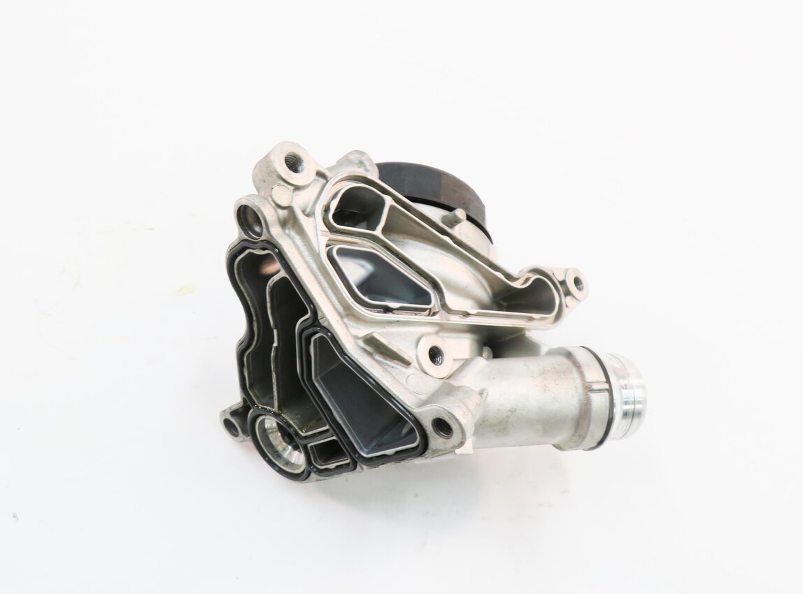 Thumbnail 6: 2007 BMW Z4 (E85) 3.0L N52 ENGINE - OIL FILTER HOUSING