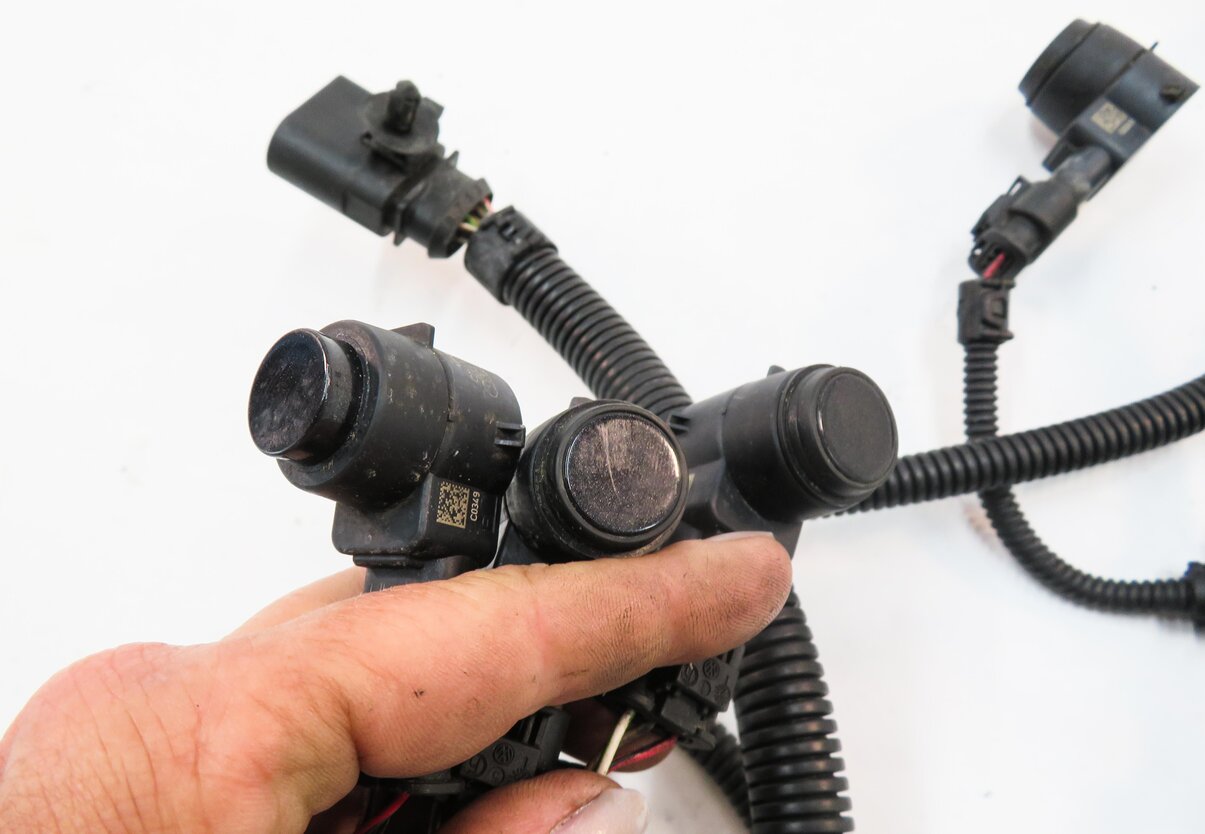 Thumbnail 6: 2008 PORSCHE CAYENNE (957) REAR PDC PARK DISTANCE SENSOR SET w/ HARNESS (BLACK)
