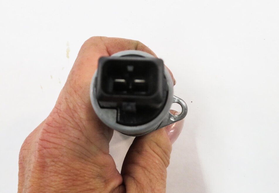 Thumbnail 6: 2008 PORSCHE CAYENNE (957) 4.8L M48 V8 TURBO ENGINE - CAMSHAFT TIMING SOLENOID