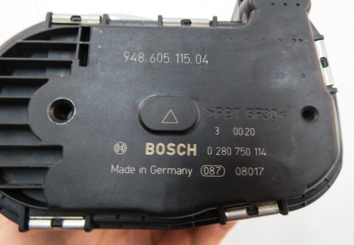 Thumbnail 7: 2008-2010 PORSCHE CAYENNE (957) 4.8L TWIN TURBO ENGINE - THROTTLE BODY
