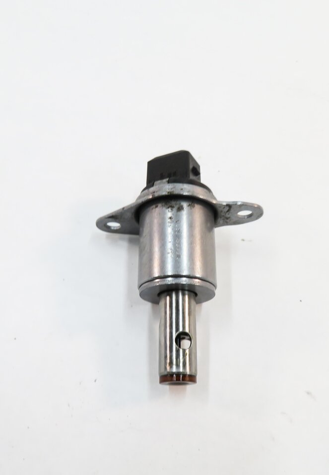 Thumbnail 5: 2008 PORSCHE CAYENNE (957) 4.8L M48 V8 TURBO ENGINE - CAMSHAFT ADJUSTER SOLENOID