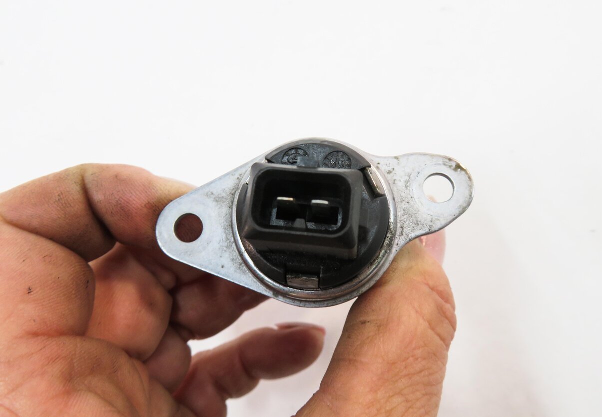 Thumbnail 6: 2008 PORSCHE CAYENNE (957) 4.8L M48 V8 TURBO ENGINE - CAMSHAFT ADJUSTER SOLENOID