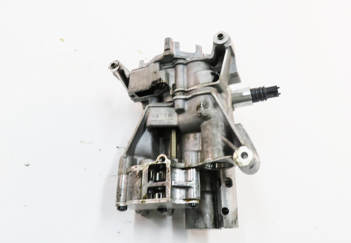 Thumbnail 6: 2008 PORSCHE CAYENNE (957) 4.8L M48 TURBO ENGINE - OIL PUMP