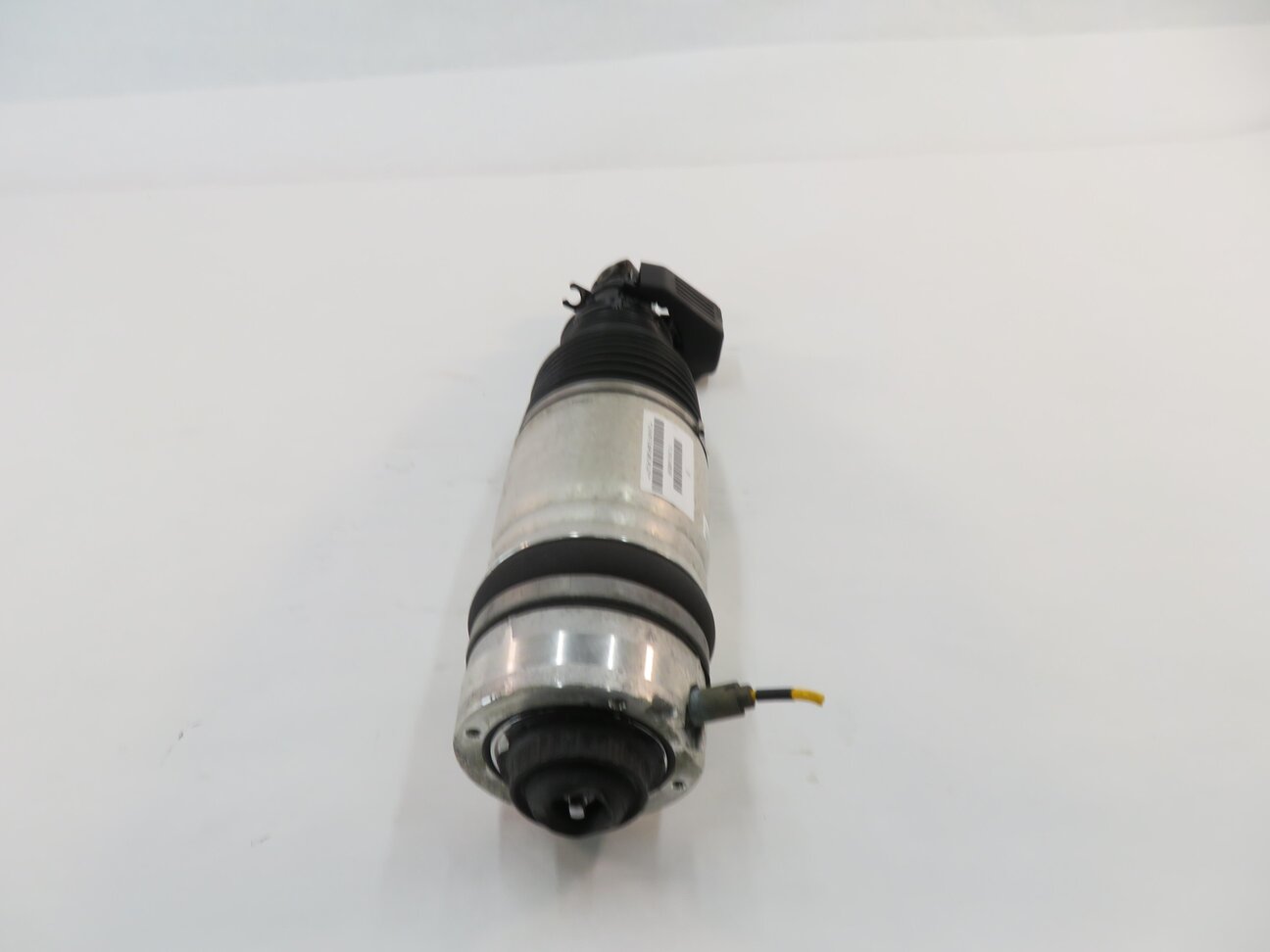 Thumbnail 5: 2008-2010 PORSCHE CAYENNE (957) 4.8L - RIGHT PASSENGER REAR AIR SHOCK STRUT