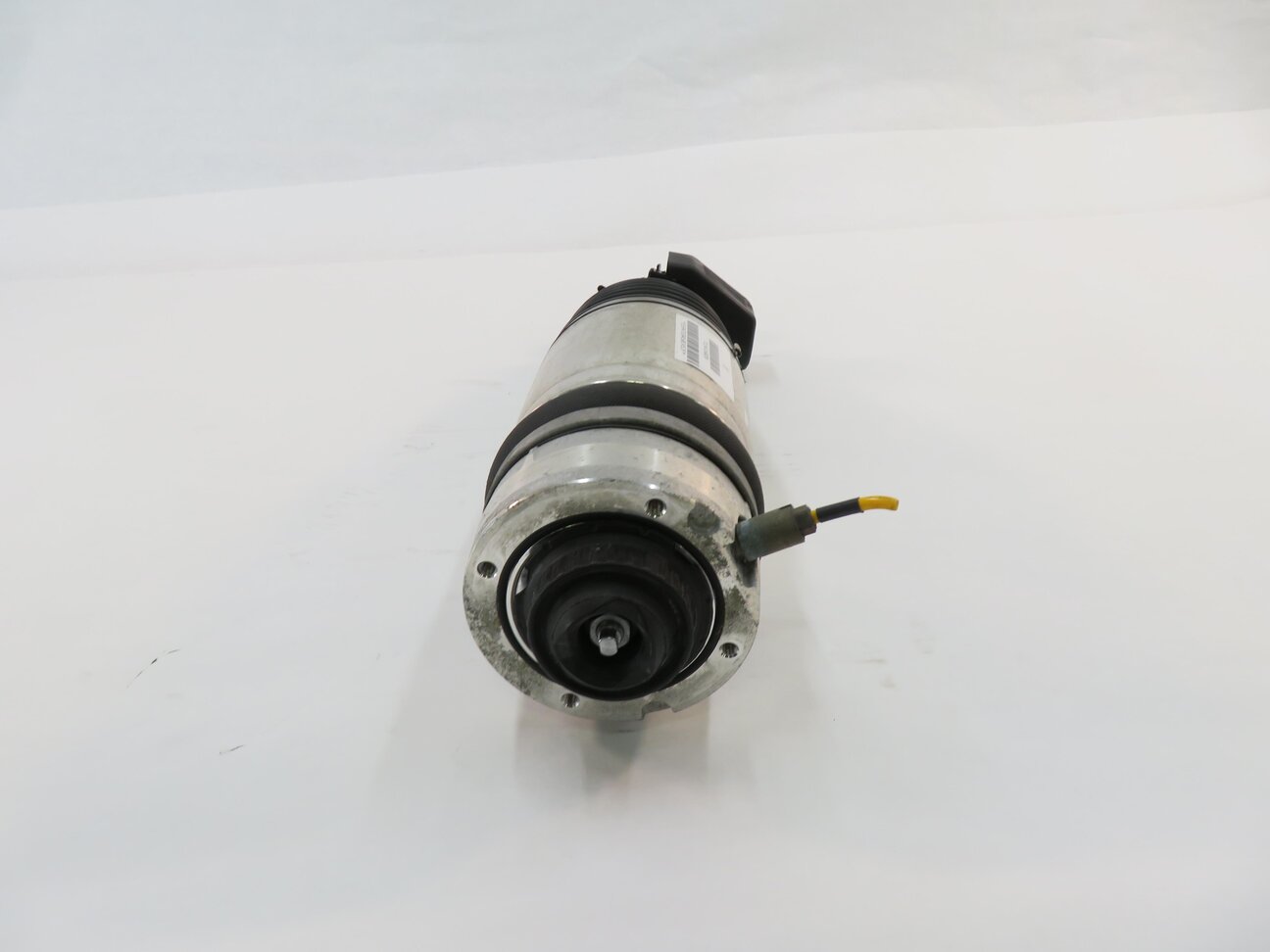 Thumbnail 6: 2008-2010 PORSCHE CAYENNE (957) 4.8L - RIGHT PASSENGER REAR AIR SHOCK STRUT