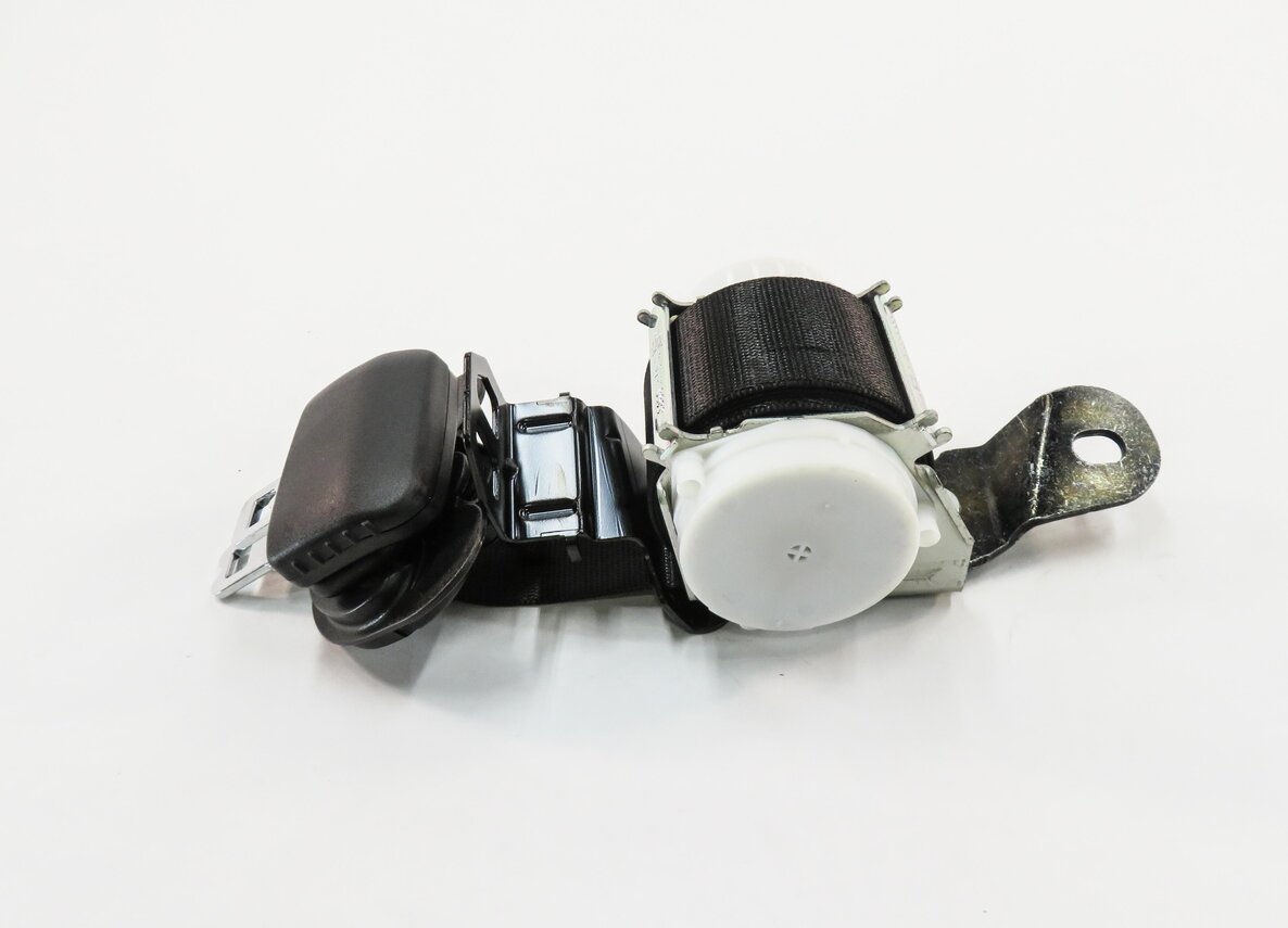 Thumbnail 2: 2018 BMW X1 (F48) REAR CENTER SEAT SEATBLET RETRACTOR (BLACK)