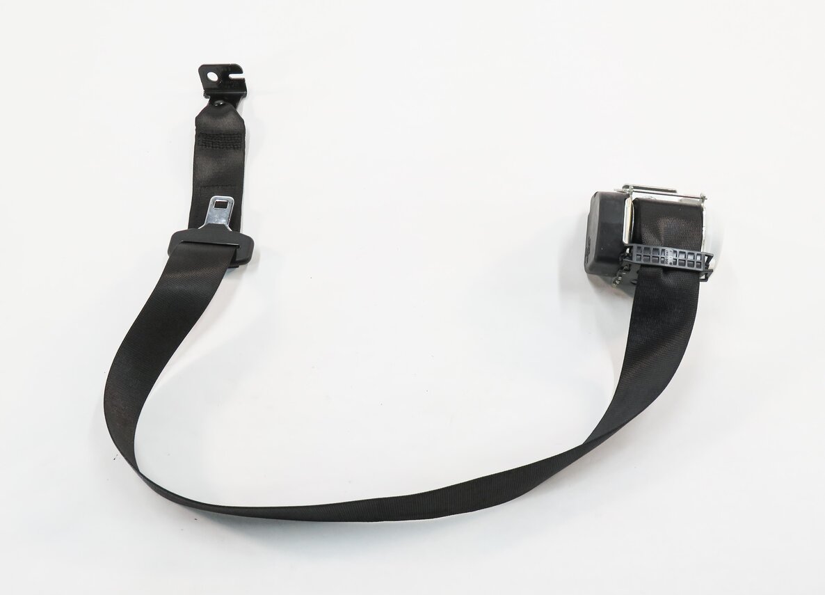 Thumbnail 4: 2018 BMW X1 (F48) RIGHT REAR SEAT SEATBLET RETRACTOR (BLACK)