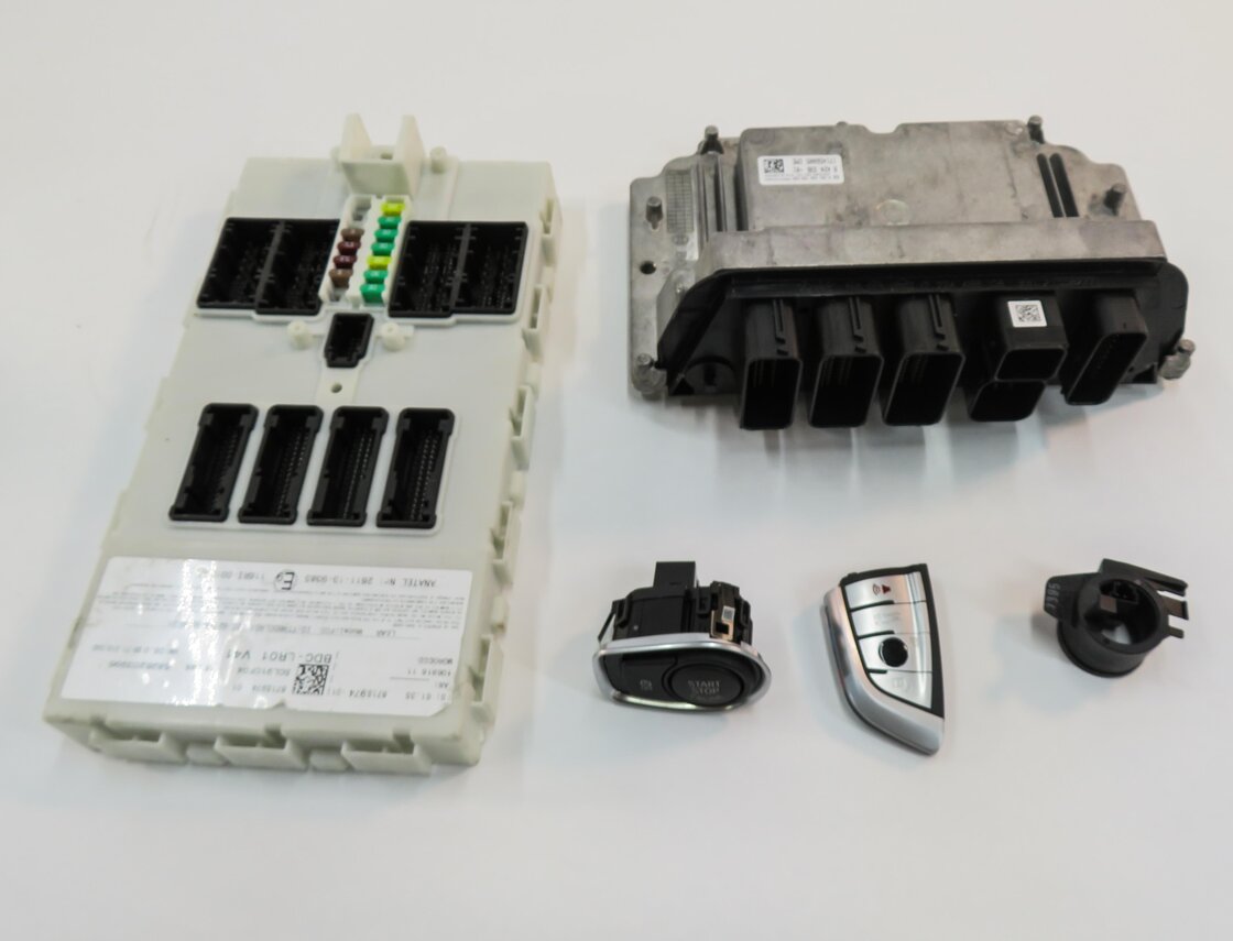 Thumbnail 2: 18-19 BMW X1 X2 (F39 F48) 2.0L B46 TURBO ENGINE DME IMMOBILIZER MODULE KEY SET