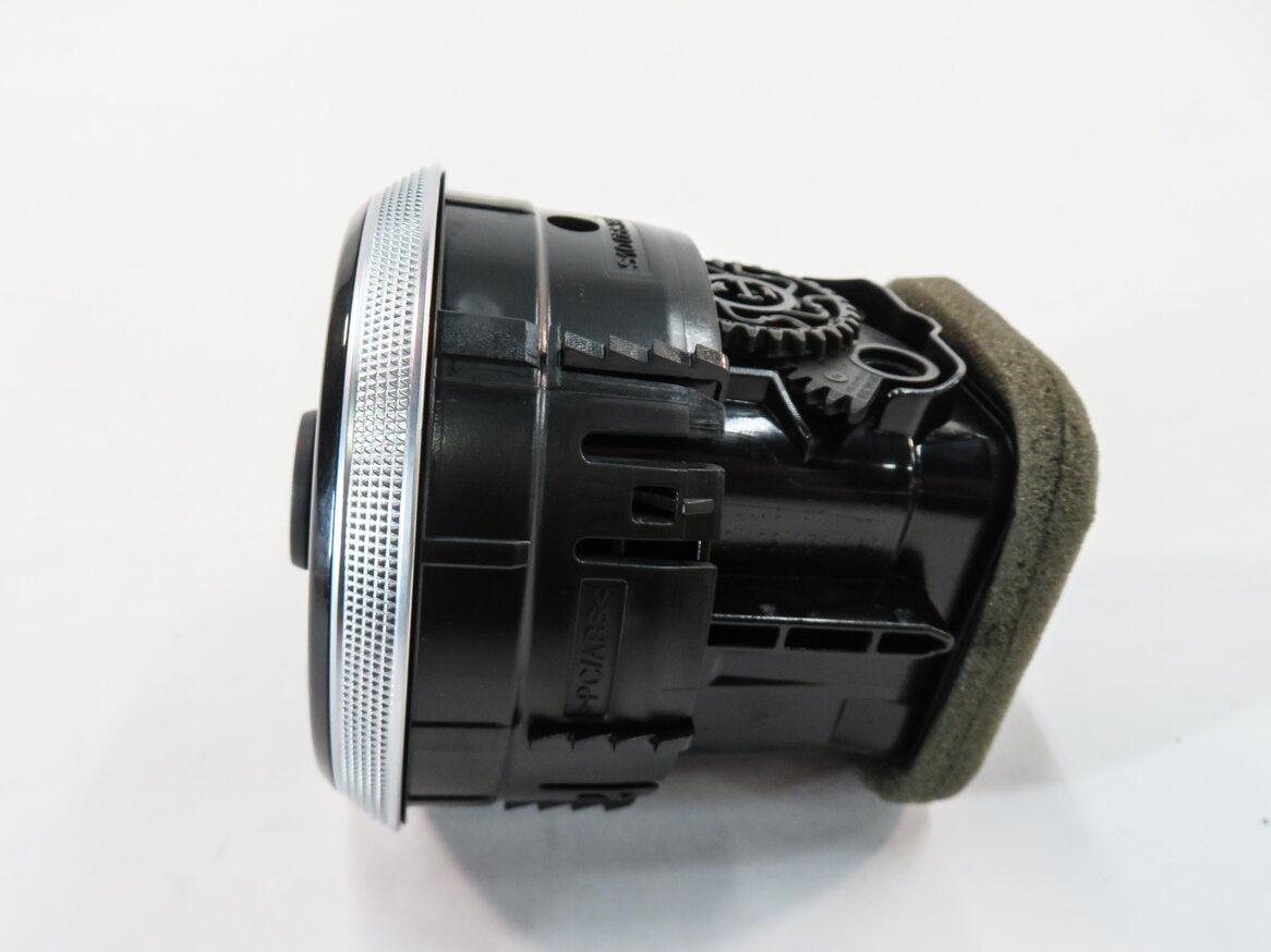 Thumbnail 3: 2016 AUDI A3 (8V) FRONT DASH HEATER A/C AIR VENT