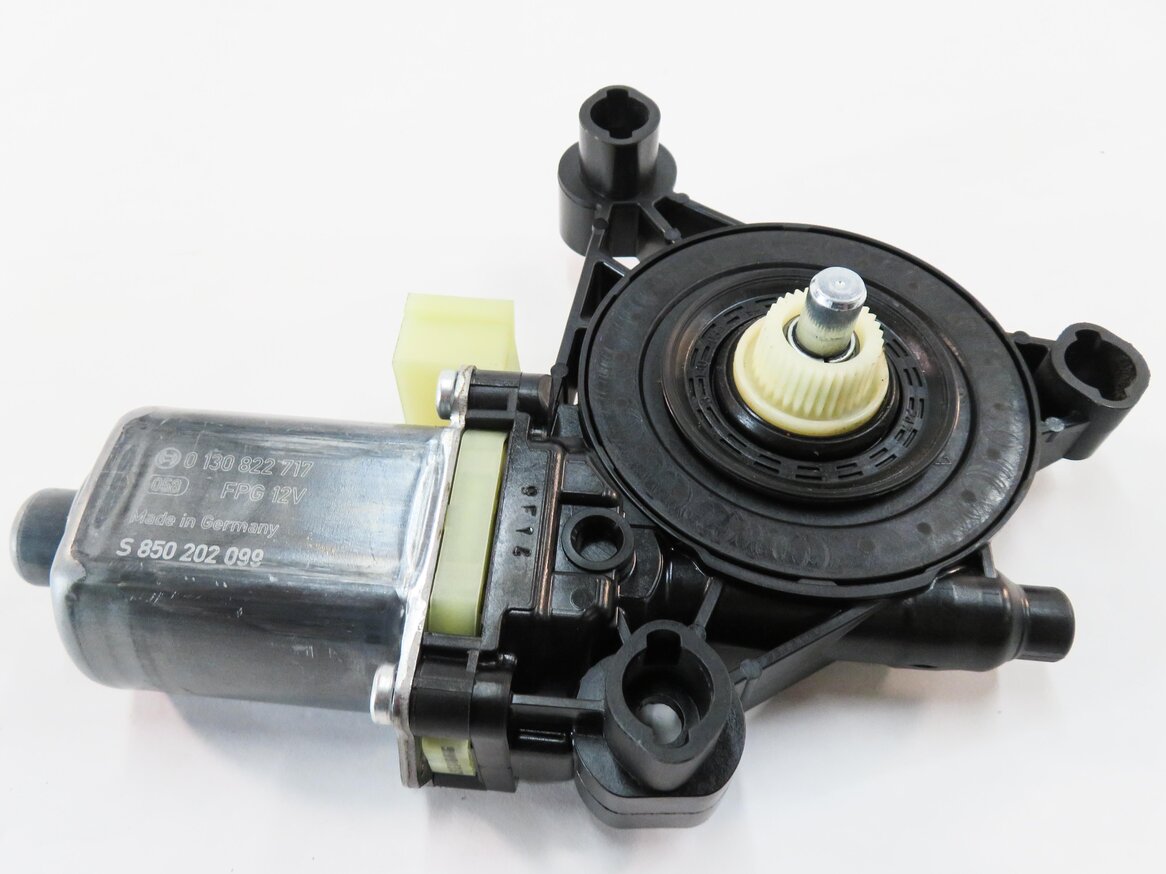 Thumbnail 5: 15-18 AUDI A3 S3 RS3 TT (8V MK3) RIGHT FRONT PASSENGER DOOR POWER WINDOW MOTOR