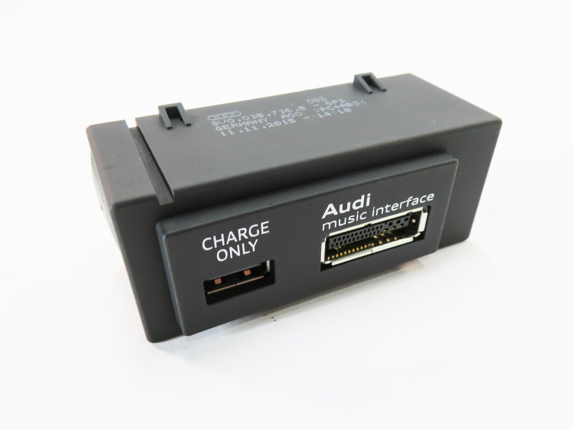 2016 AUDI A3 (8V) RADIO STEREO MMI AUX AUXILIARY AUDIO IN INPUT JACK w/ USB