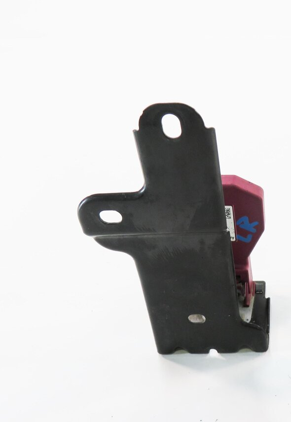 Thumbnail 3: 2016 AUDI A3 (8V) LEFT REAR RADIO ANTENNA AMPLIFIER