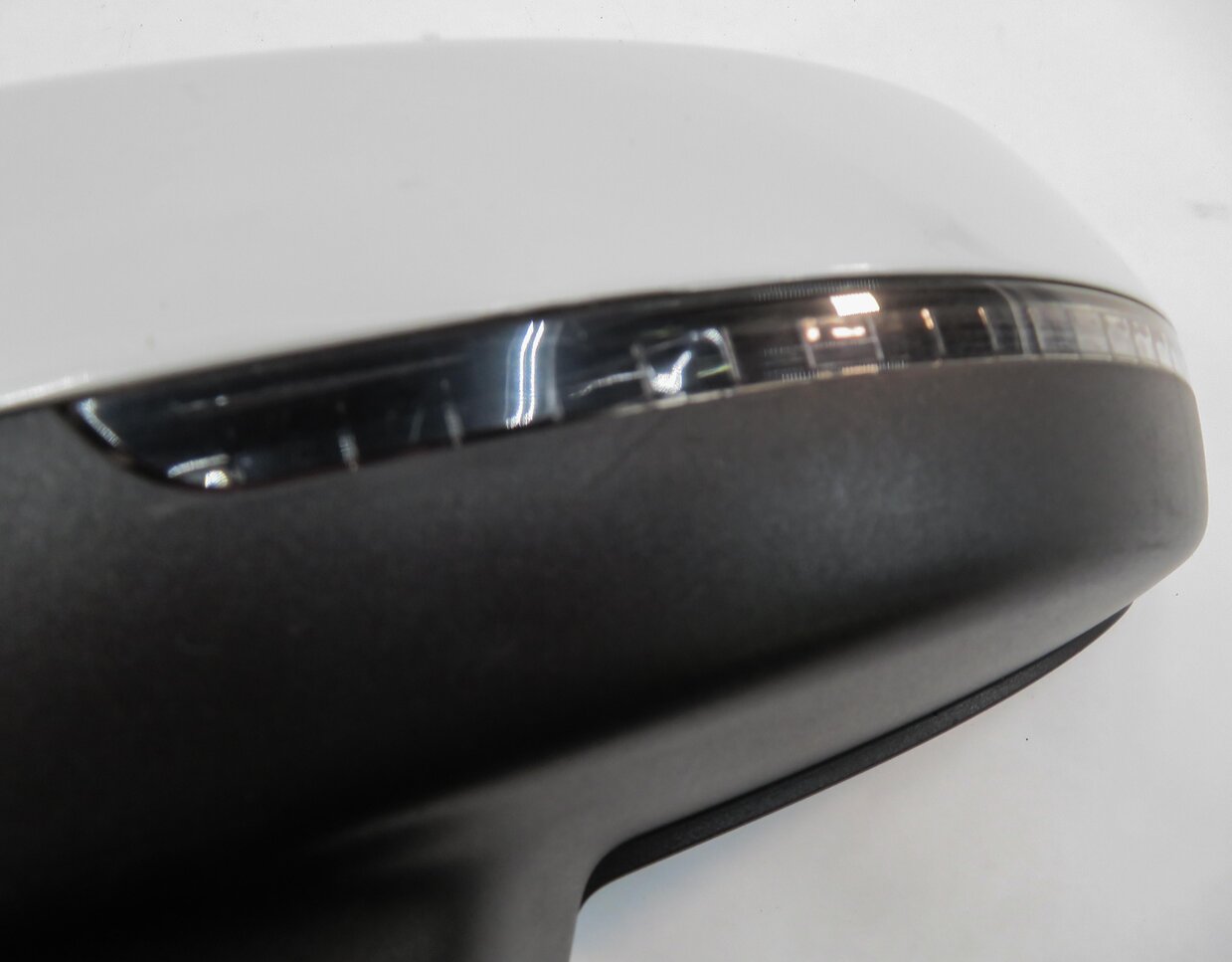 Thumbnail 8: 2015-2018 AUDI A3 S3 (8V) DRIVER - MANUAL FOLD HEATED DOOR MIRROR (WHITE 2Y)