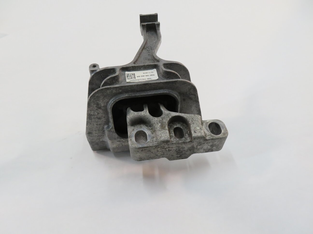 Thumbnail 2: 2016 AUDI A3 (8V) 2.0L CNT TURBO ENGINE - RIGHT MOTOR MOUNT BRACKET