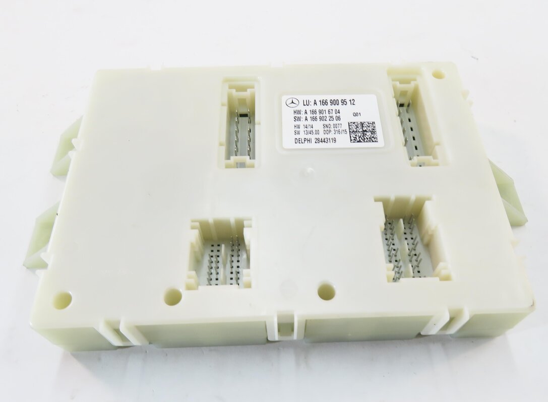 Thumbnail 2: 2014-2016 MERCEDES GL350 GL450 GL550 (X166) REAR SIGNAL ACQUISITION MODULE