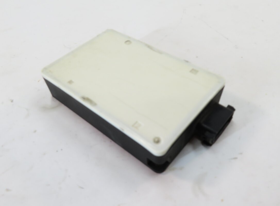 Thumbnail 6: 2016 MERCEDES GL450 (X166) REAR BLIND SPOT RADAR DISTRONIC SENSOR MODULE