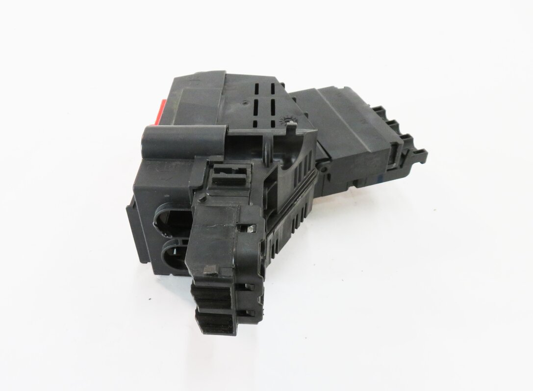 Thumbnail 3: 2016 MERCEDES GL450 (X166) POSITIVE BATTERY POWER JUNCTION JUMP POST TERMINAL