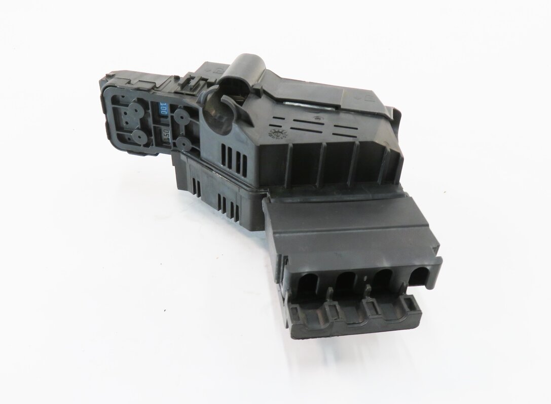 Thumbnail 4: 2016 MERCEDES GL450 (X166) POSITIVE BATTERY POWER JUNCTION JUMP POST TERMINAL