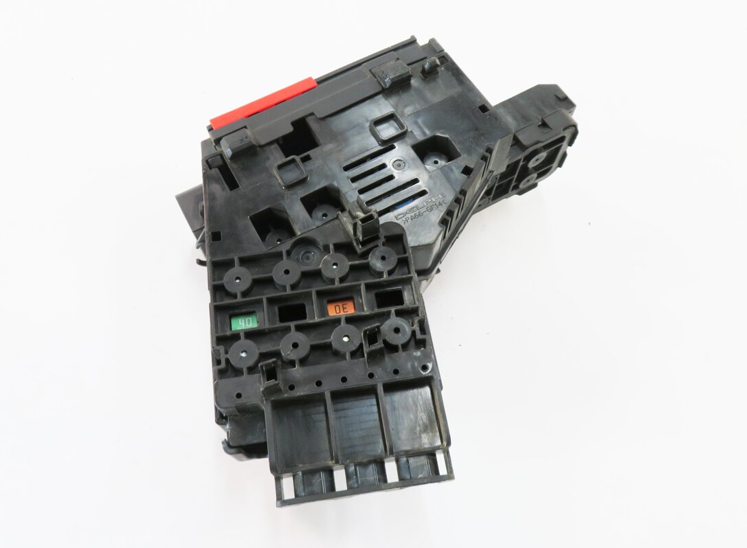 Thumbnail 6: 2016 MERCEDES GL450 (X166) POSITIVE BATTERY POWER JUNCTION JUMP POST TERMINAL