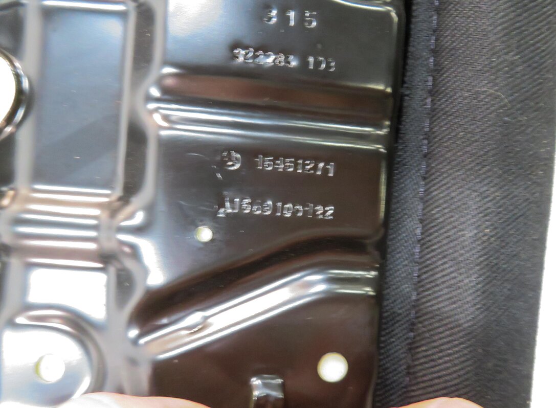 Thumbnail 7: 2016 MERCEDES GL450 (X166) DRIVER - LOWER BOTTOM HEATED SEAT CUSHION (BLACK)