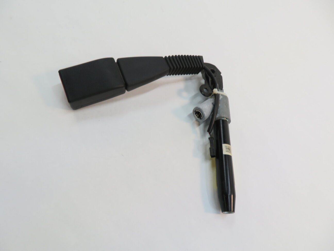 Thumbnail 1: 07-14 BMW X5 X5M X6 X6M (E70 E71) RIGHT FRONT PASSENGER SEATBELT BUCKLE RECEIVER