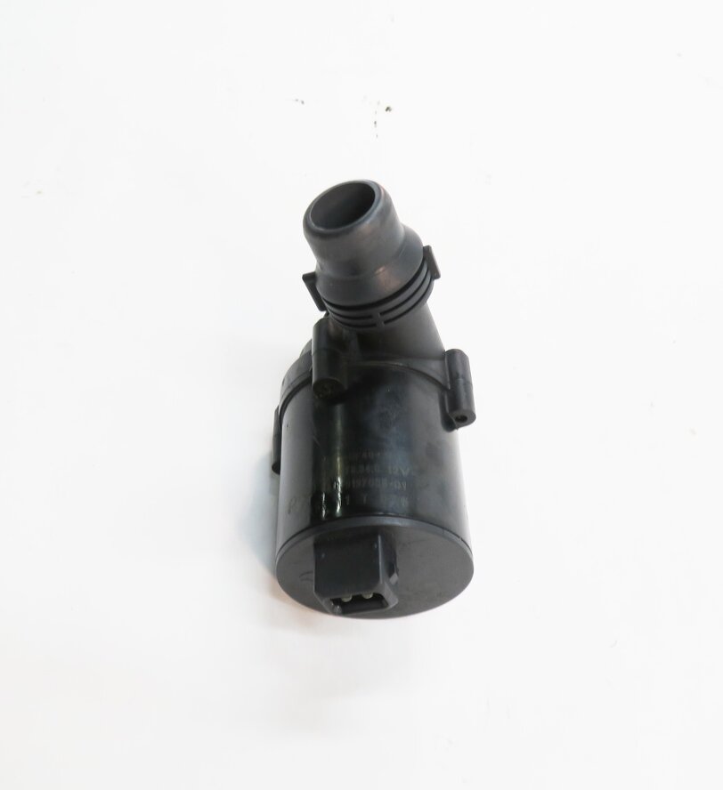 Thumbnail 4: 2011 BMW X5 (E70) 3.0L M57Y DIESEL ENGINE - AUX AUXILIARY WATER PUMP