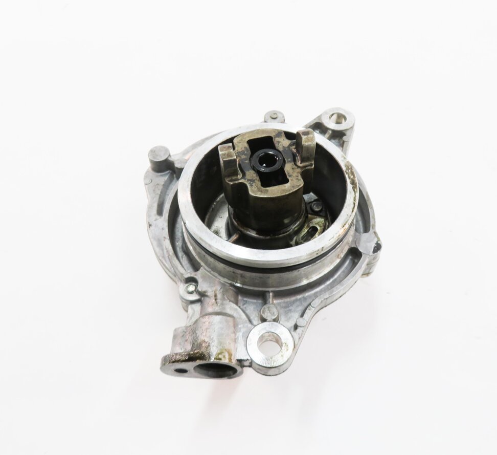 Thumbnail 2: 09-13 BMW X5 335D (E70 E90) 3.0L M57Y TURBO DIESEL ENGINE - BRAKE VACUUM PUMP