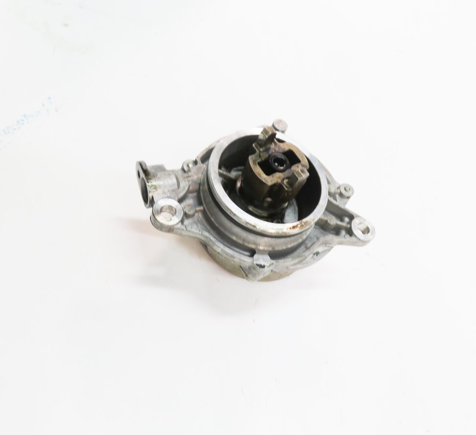 Thumbnail 3: 09-13 BMW X5 335D (E70 E90) 3.0L M57Y TURBO DIESEL ENGINE - BRAKE VACUUM PUMP