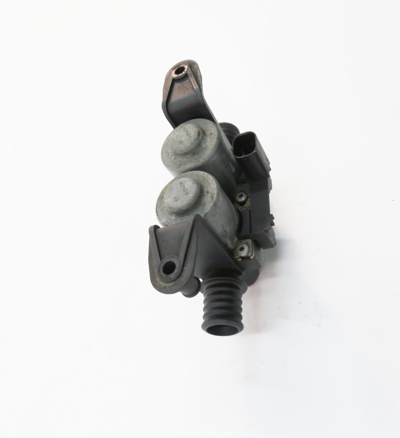 Thumbnail 3: 2011 BMW X5 (E70) 3.0L M57Y DIESEL ENGINE - WATER HEATER CONTROL VALVE SOLENOID