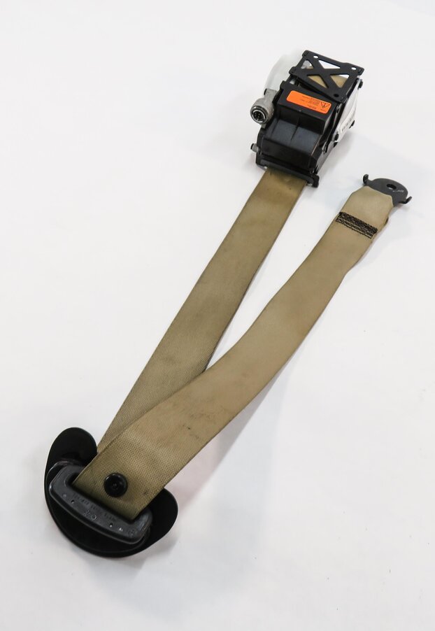 2007-2014 BMW X5 X6 X5M X6M (E70 E71) RIGHT FRONT SEATBELT RETRACTOR (BEIGE)