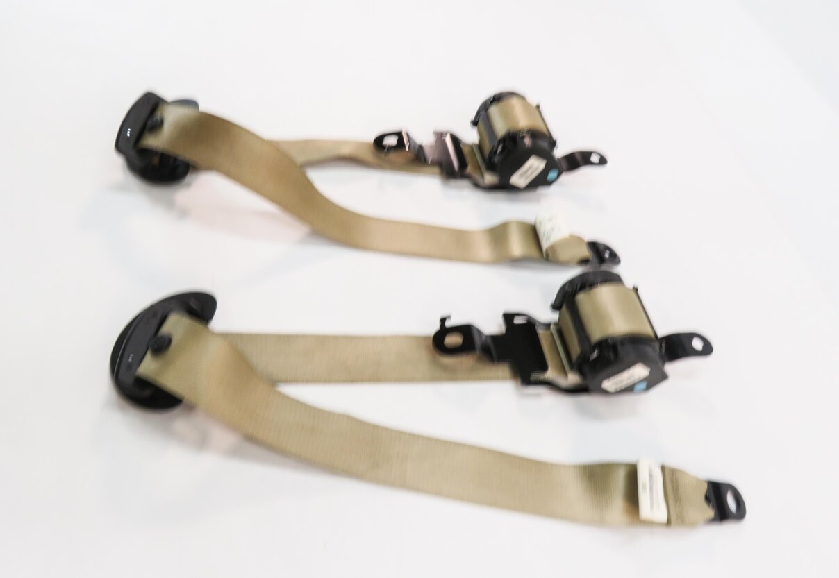 Thumbnail 3: 2011 BMW X5 (E70) LEFT & RIGHT REAR 2nd ROW SEAT SEATBELT RETRACTOR SET (BEIGE)