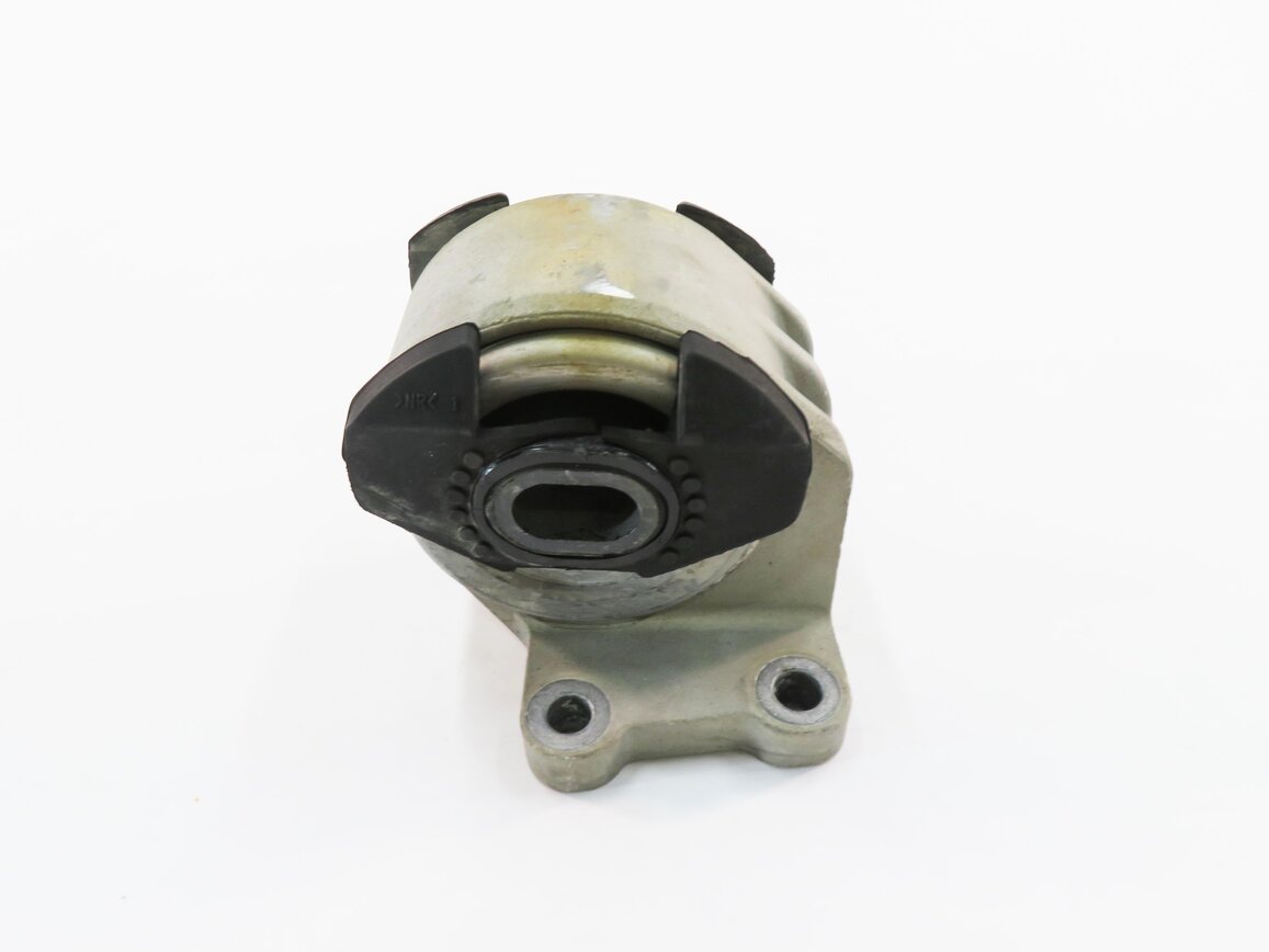 Thumbnail 5: 2012 RANGE ROVER SPORT (L320) 5.0L AJ133 V8 ENGINE - TRANSMISSION MOUNT BRACKET