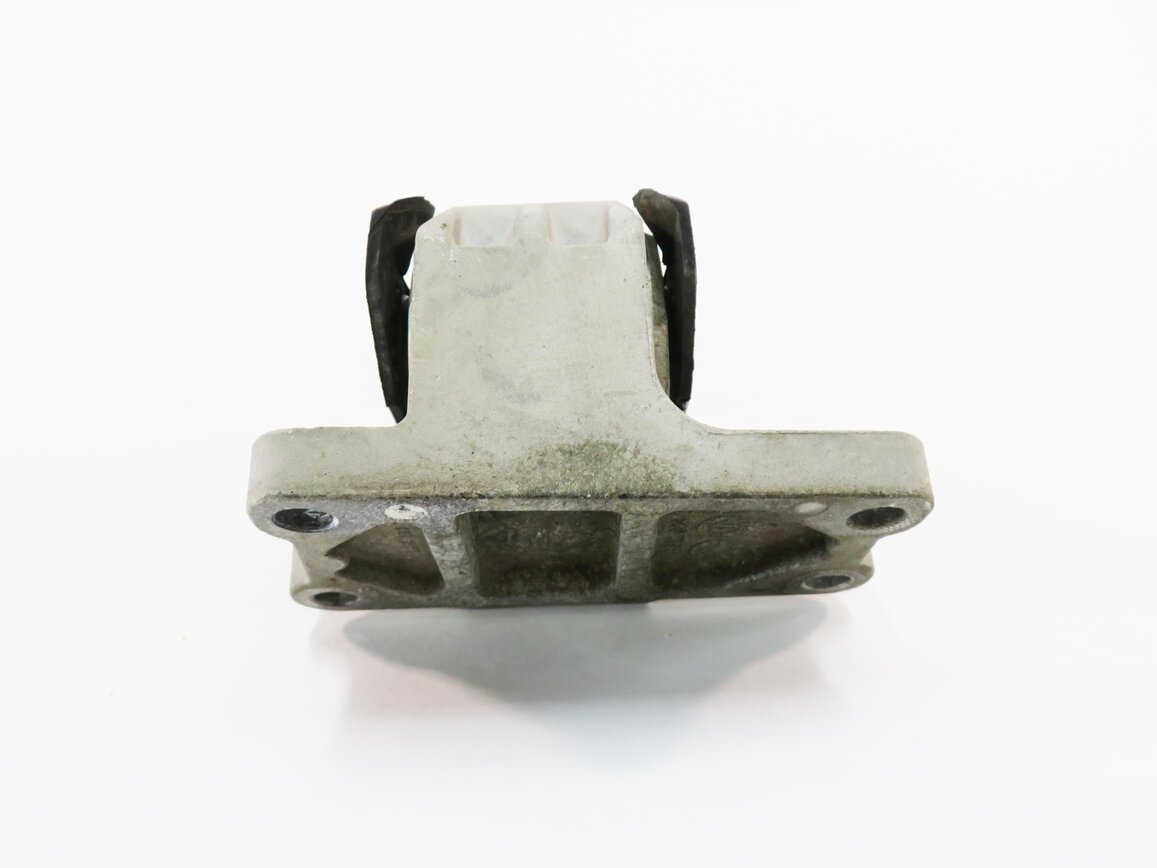 Thumbnail 6: 2012 RANGE ROVER SPORT (L320) 5.0L AJ133 V8 ENGINE - TRANSMISSION MOUNT BRACKET
