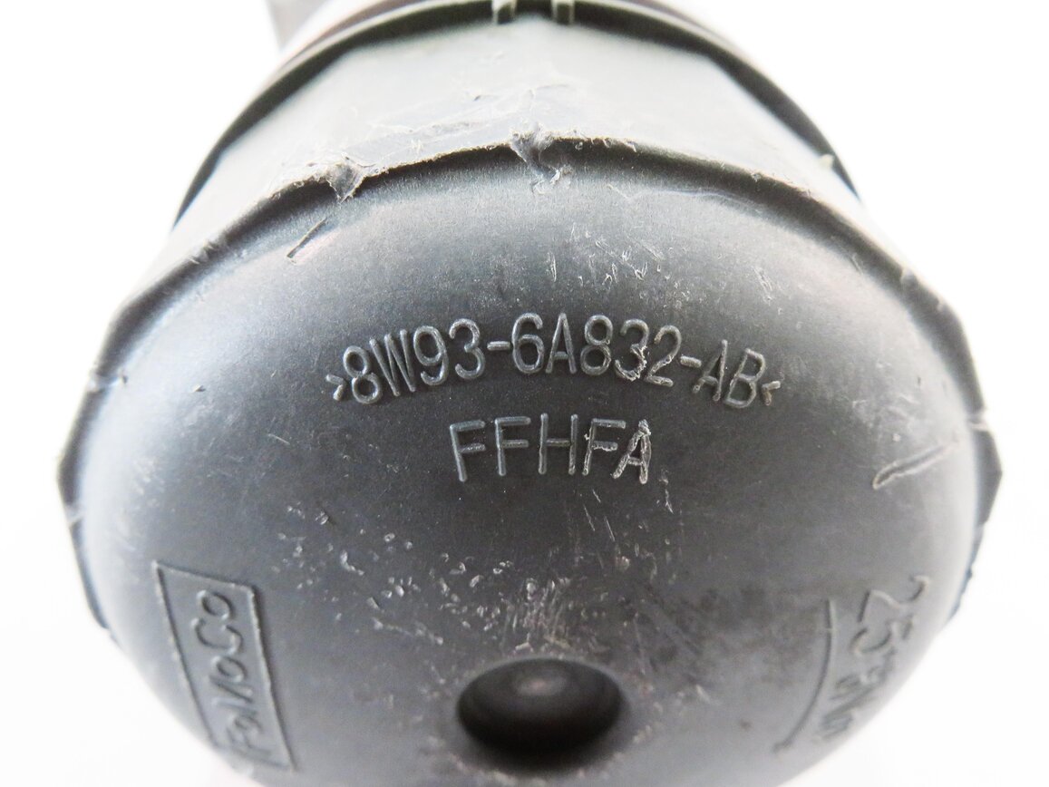 Thumbnail 8: 2012 RANGE ROVER SPORT (L320) 5.0L AJ133 V8 ENGINE - OIL FILTER HOUSING