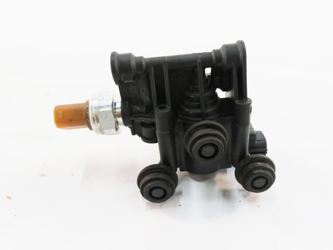 Thumbnail 6: 2012 RANGE ROVER SPORT (L320) AIR SUSPENSION VALVE BLOCK SET-3