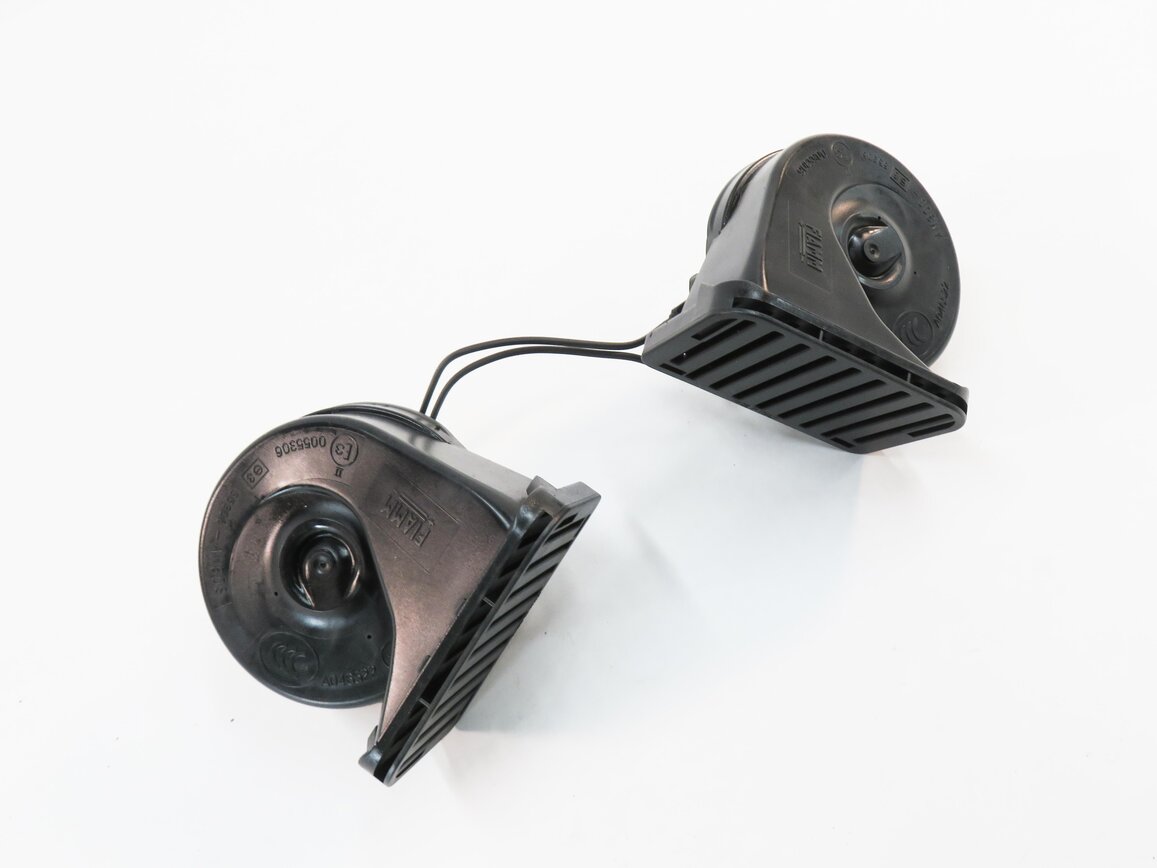Thumbnail 2: 2010-2016 LR4 RANGE ROVER SPORT (L320) HIGH & LOW TONE SAFETY HORN SET