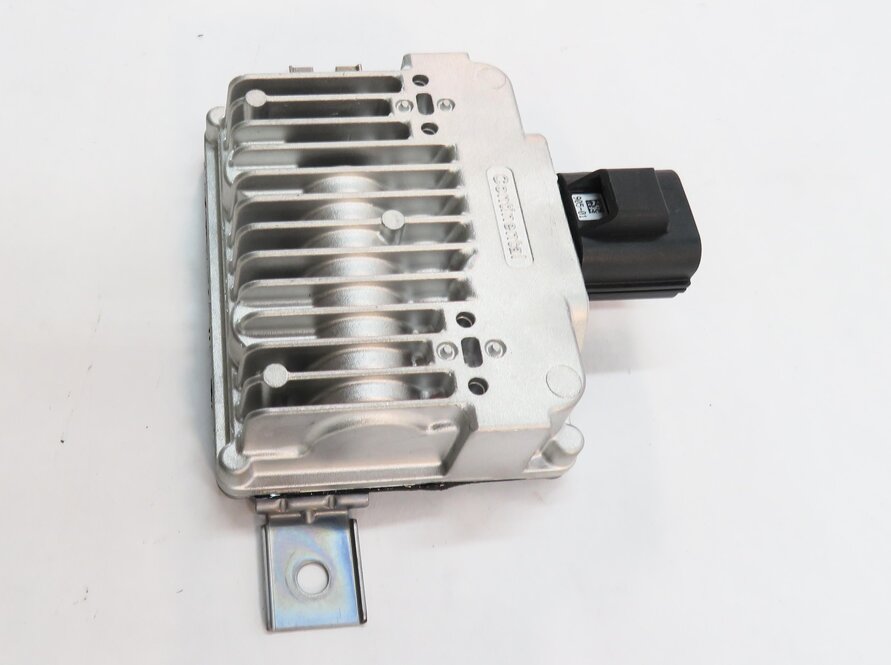 Thumbnail 4: 2010-2015 RANGE ROVER SPORT EVOQUE LR2 LR4 (L320 L538) FUEL PUMP CONTROL MODULE