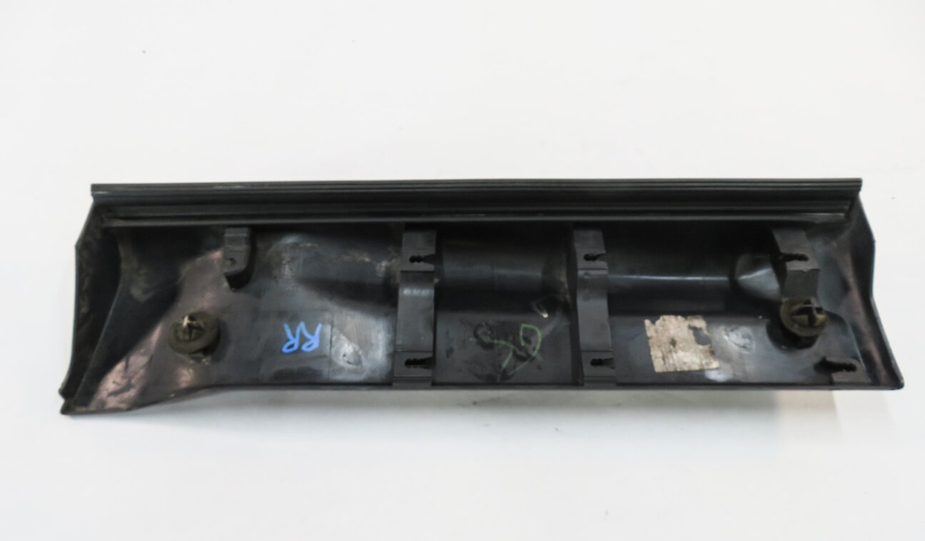 Thumbnail 6: 2012 RANGE ROVER SPORT (L320) RIGHT REAR DOOR RUNNER MOULDING TRIM PANEL
