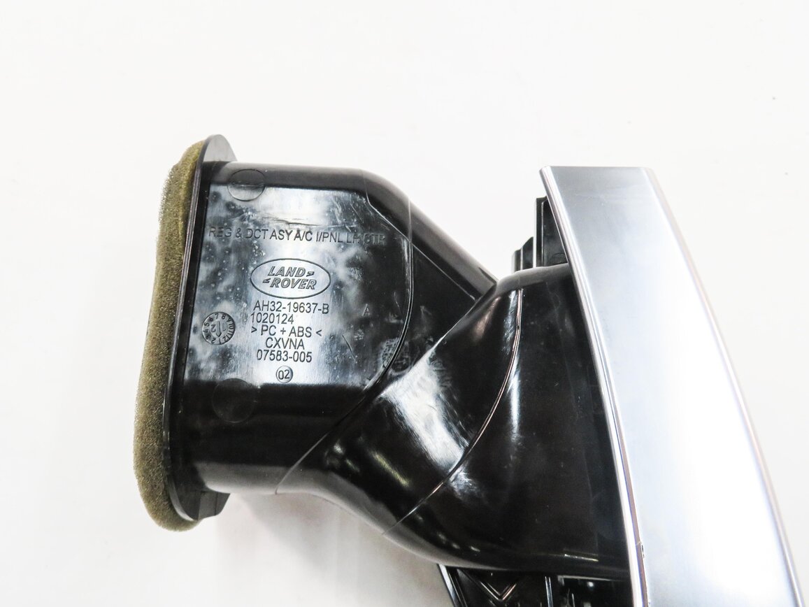 Thumbnail 7: 2012 RANGE ROVER SPORT (L320) LEFT FRONT DRIVER INNER CENTER HEATER A/C AIR VENT