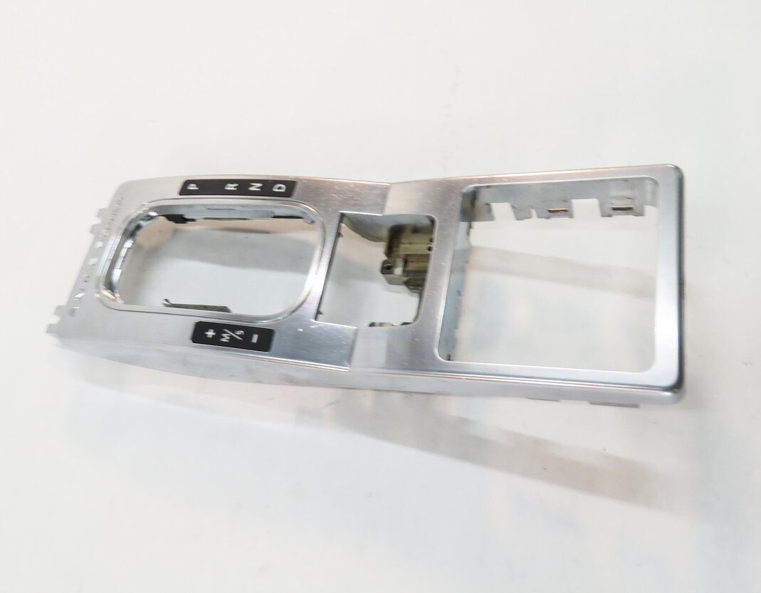 Thumbnail 3: 2012 RANGE ROVER SPORT (L320) FRONT CENTER CONSOLE SHIFT INDICATOR TRIM PANEL