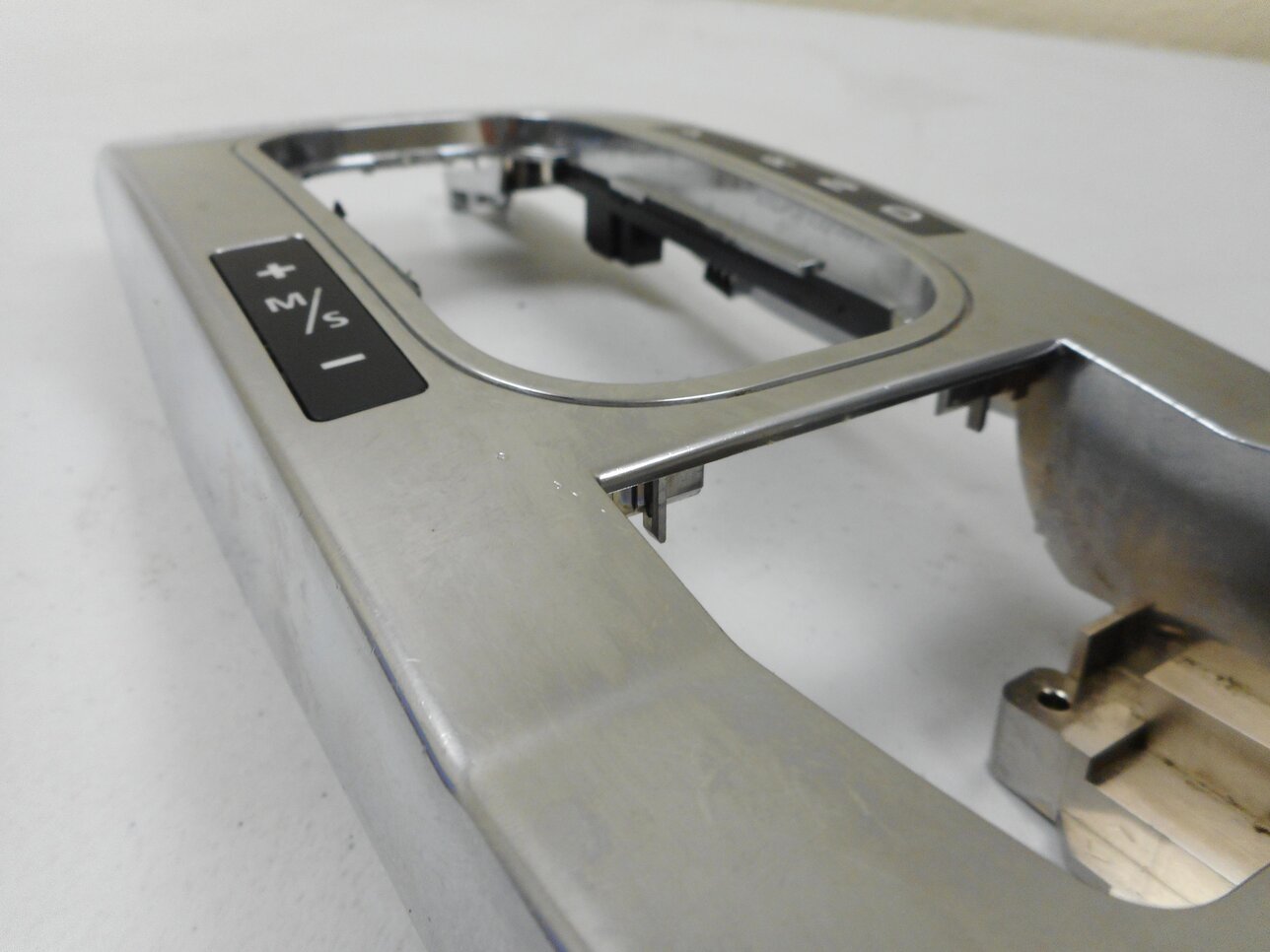 Thumbnail 9: 2012 RANGE ROVER SPORT (L320) FRONT CENTER CONSOLE SHIFT INDICATOR TRIM PANEL