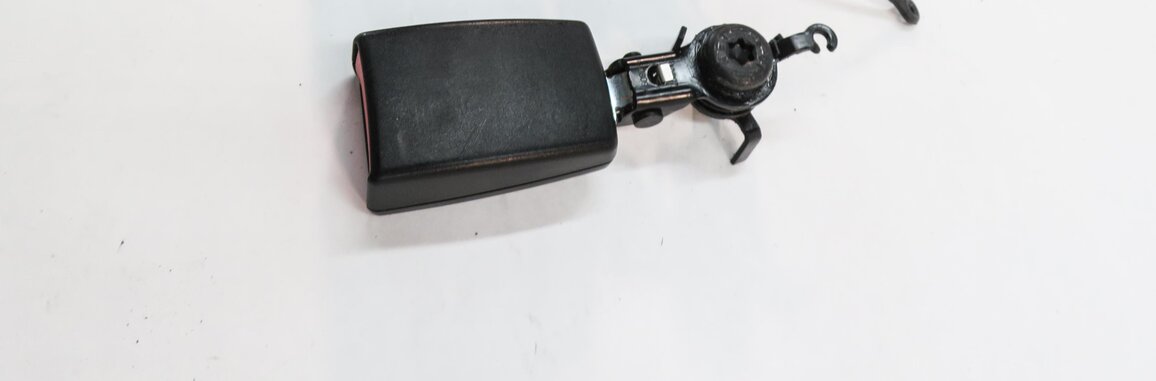 Thumbnail 2: 2012 RANGE ROVER SPORT (L320) RIGHT REAR 2nd ROW SEAT SEATBELT BUCKLE RECEIVER